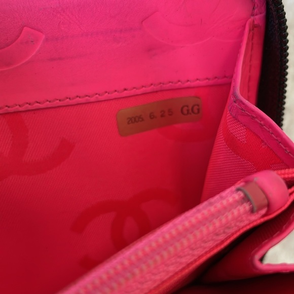 Chanel Cambon Zippy Wallet - Picture 13 of 17